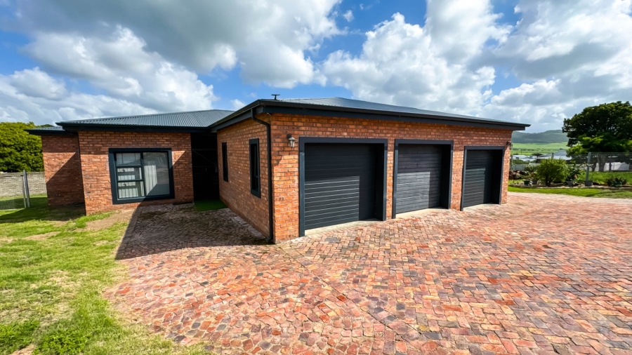 4 Bedroom Property for Sale in Fraaiuitsig Western Cape